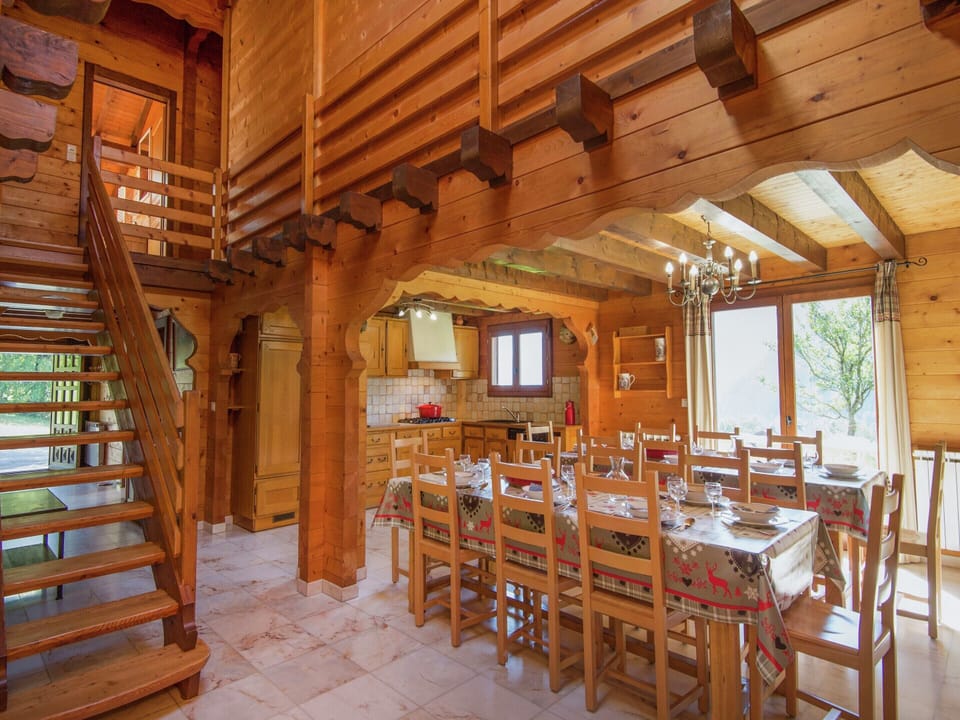 Chalet | Dining