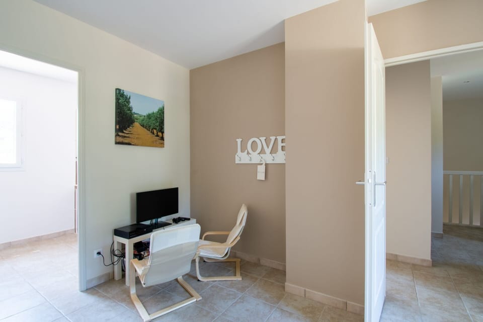 House | 4 bedrooms, individually furnished