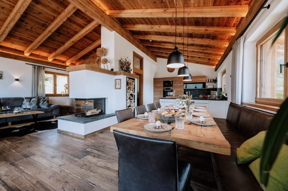 Chalet | Dining
