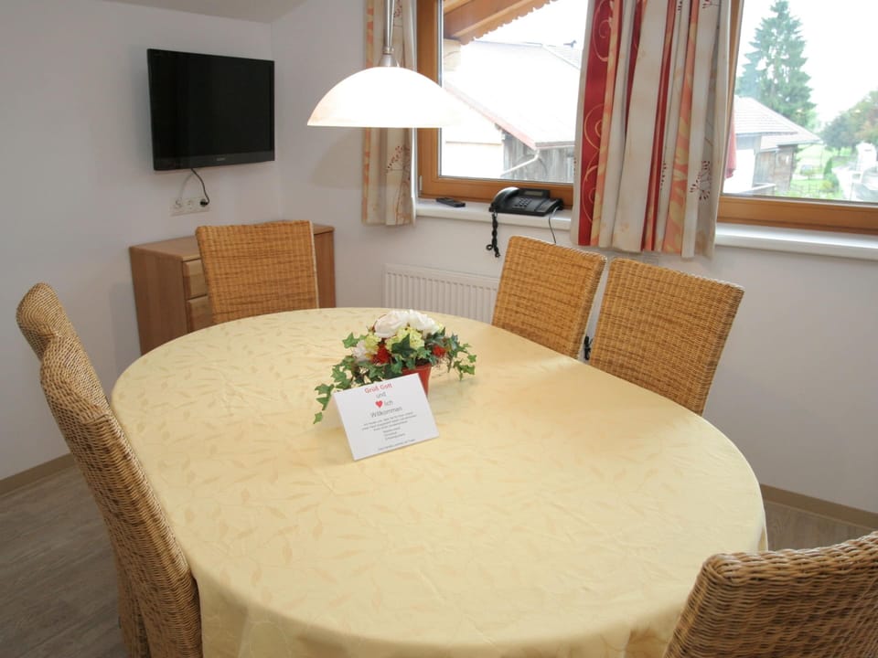 Apartment | Dining