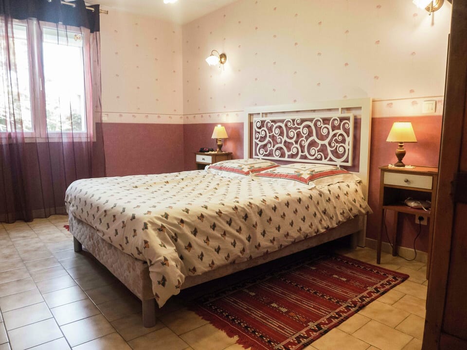 Chic Narbonne Pool Retreat House in Narbonne