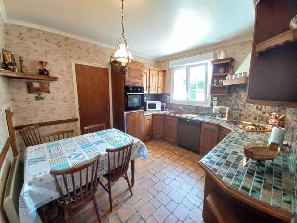 House | Private kitchen | Fridge, highchair