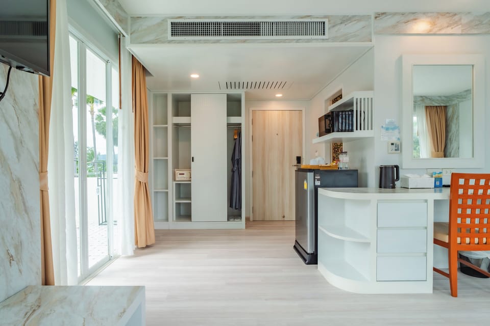 Grand Deluxe Panorama Seaview | Minibar, in-room safe, blackout drapes, free WiFi