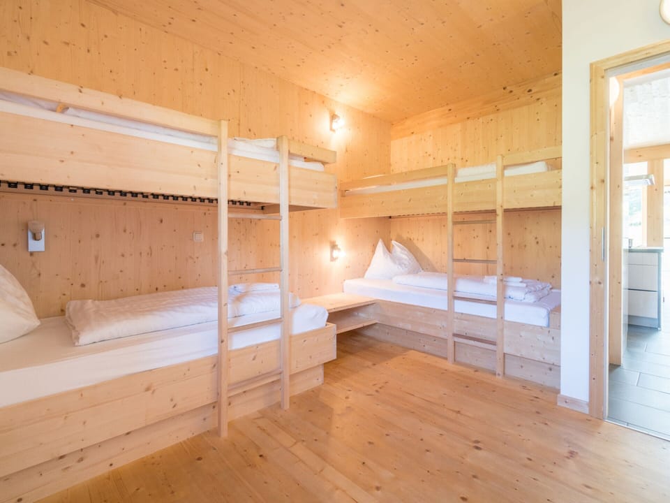 Chalet | 5 bedrooms, internet, individually furnished, bed sheets