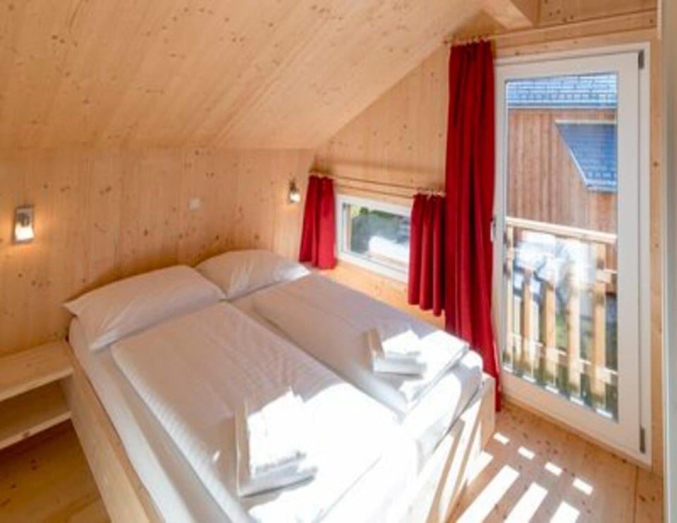 Chalet | 4 bedrooms, individually furnished, bed sheets