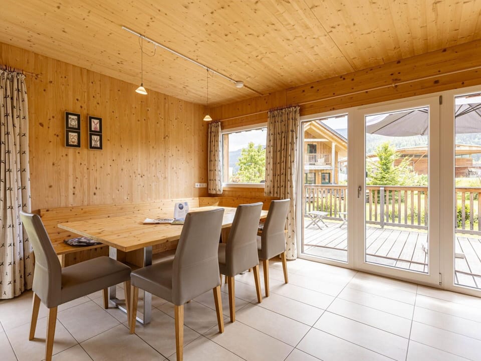Chalet | Dining