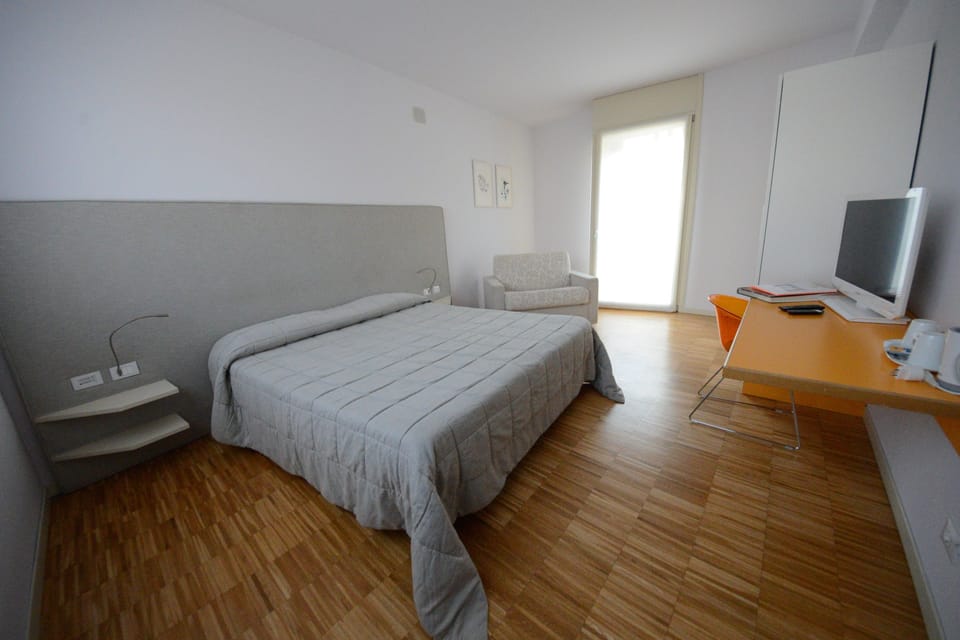 Superior Double Room | Desk, soundproofing, iron/ironing board (on request), cribs (surcharge)