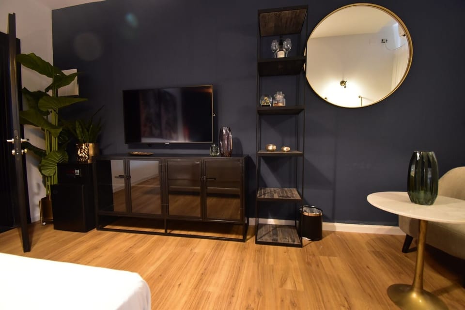 Superior Double Room | Minibar, in-room safe, desk, soundproofing