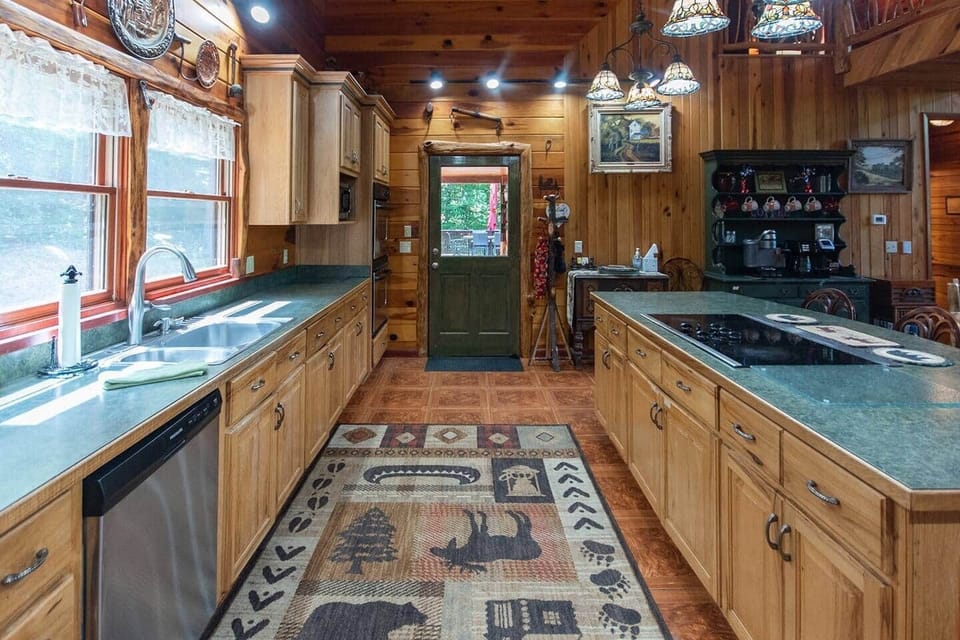 Kitchen x2 Ovens