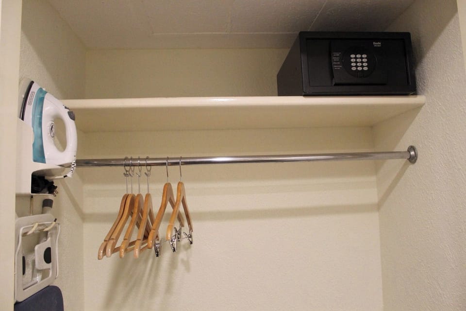 Shower, free toiletries, hair dryer, bidet