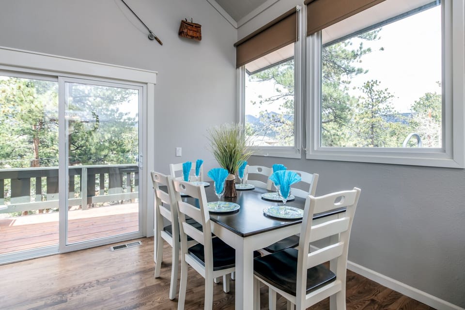 Dining Room table seats 6