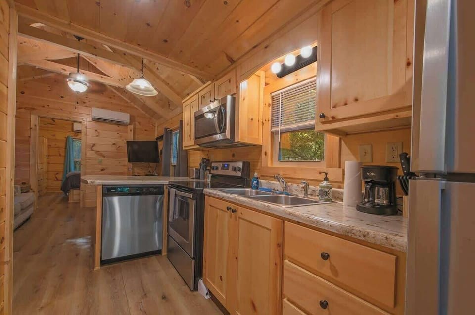 Full kitchen