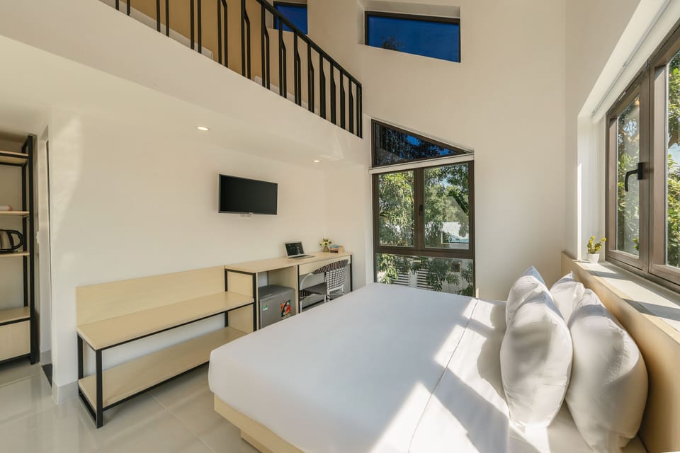 Family Room, Multiple Beds, Private Bathroom | Premium bedding, pillowtop beds, free minibar items