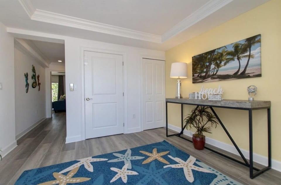 1st-floor entry and elevator