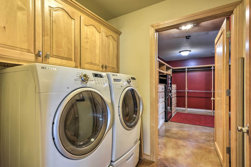 In-Unit Laundry | Washer & Dryer
