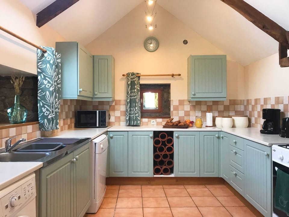 Large country kitchen