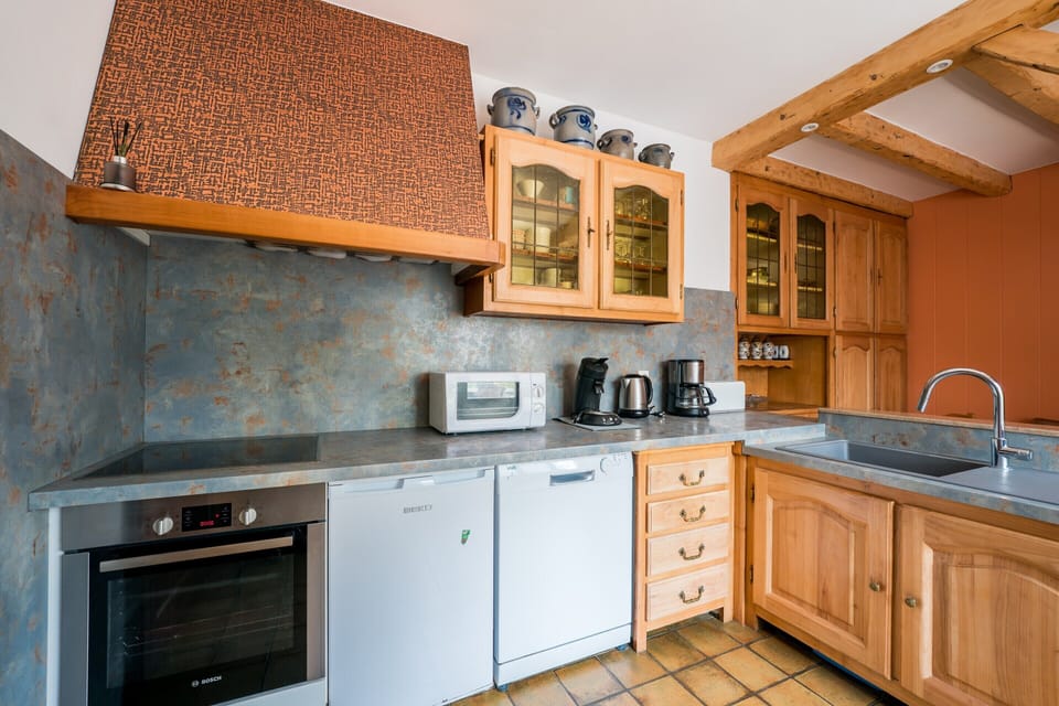 House | Private kitchen | Stovetop, highchair