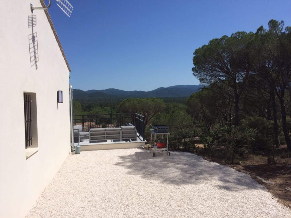 Villa | Garden