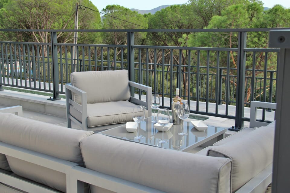 Villa | Balcony