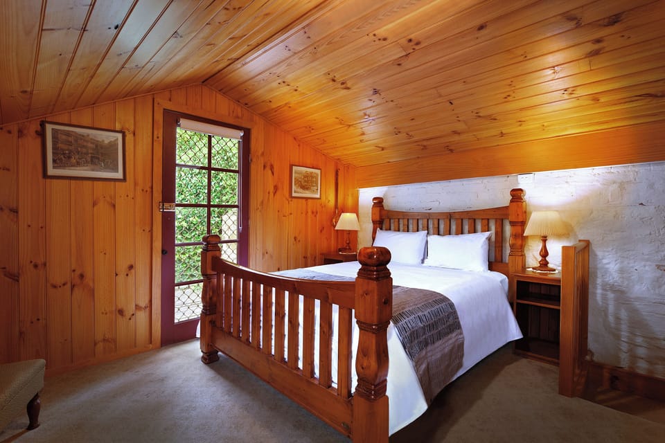 One Bedroom Cottage | Premium bedding, pillowtop beds, individually decorated