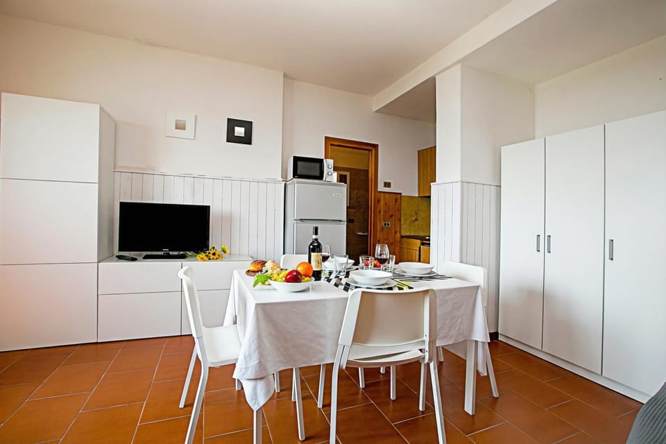 Family Studio, Mountain View, Mountainside (Tremosine Wonderful Lake View 1) | Dining