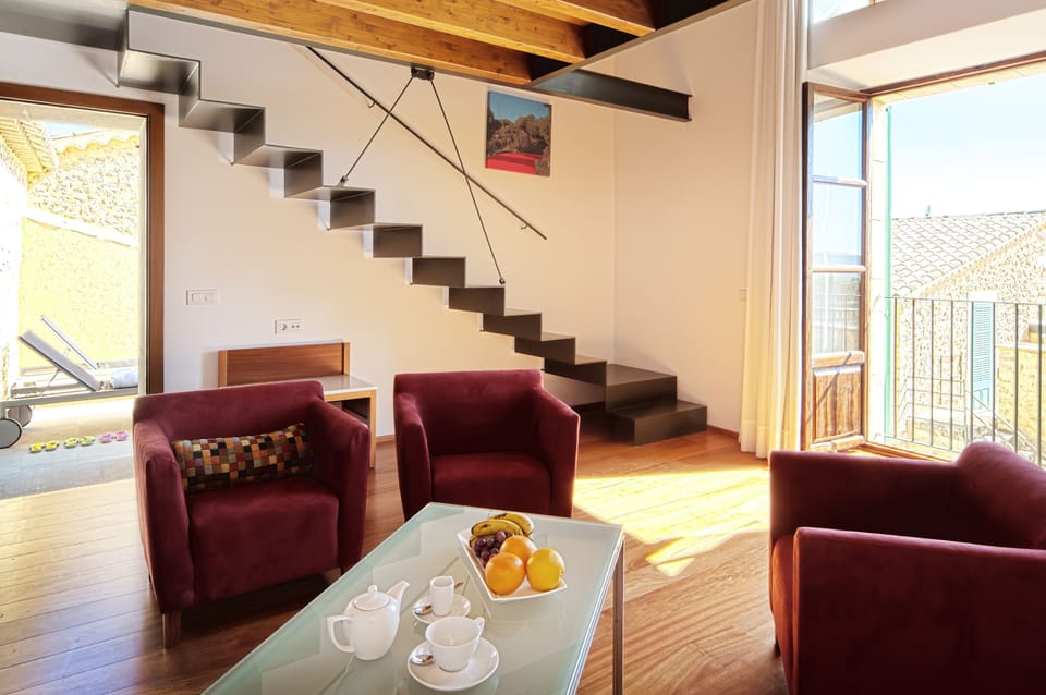 Suite | Living area | LCD TV
