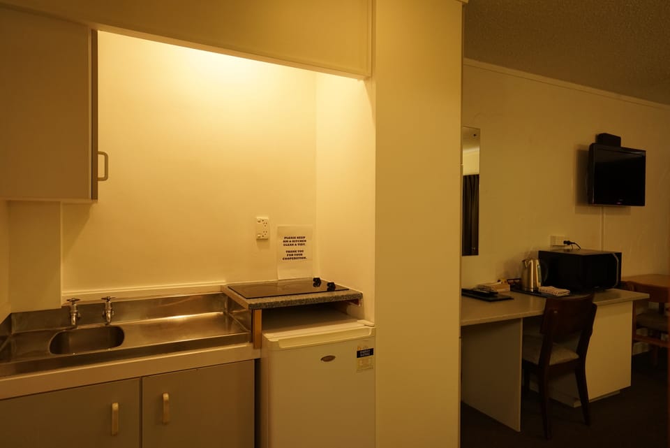 Deluxe Studio with Kitchen - Queen & Single Bed | Private kitchen | Fridge, coffee/tea maker, electric kettle