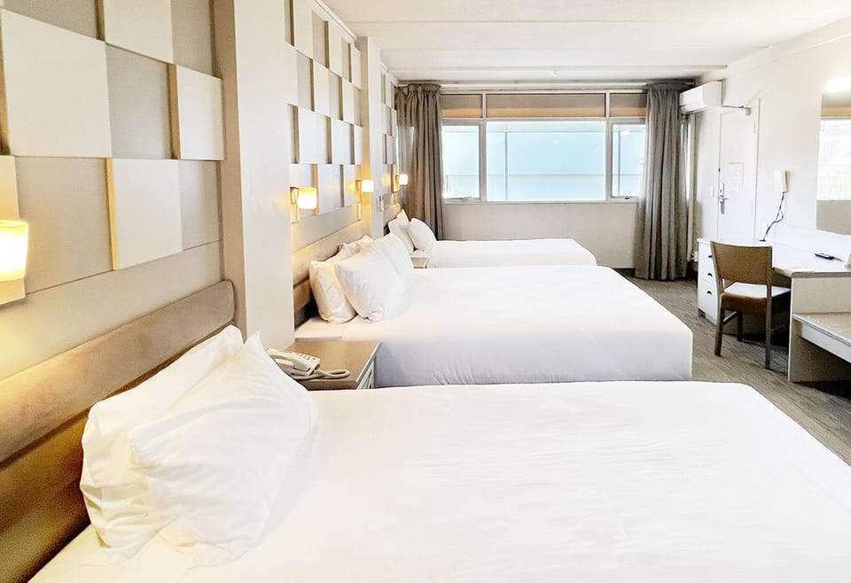 Classic Triple | In-room safe, desk, laptop workspace, blackout drapes