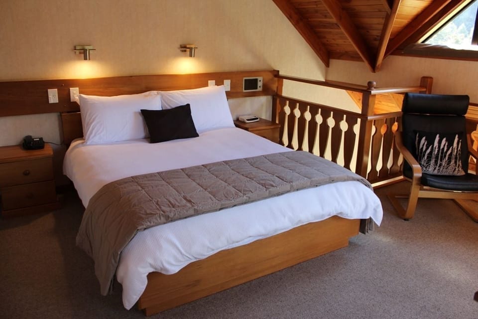 Studio | Desk, cribs (free), WiFi (free), bed sheets