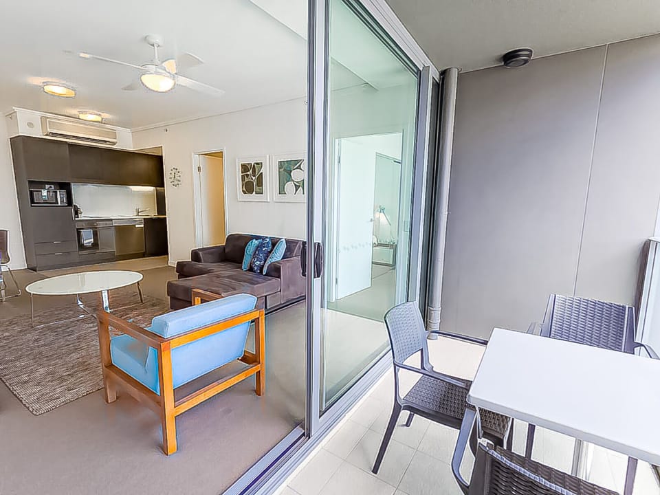 1 Bedroom City View Apartment | Living area | 42-inch flat-screen TV with digital channels, Smart TV, Netflix