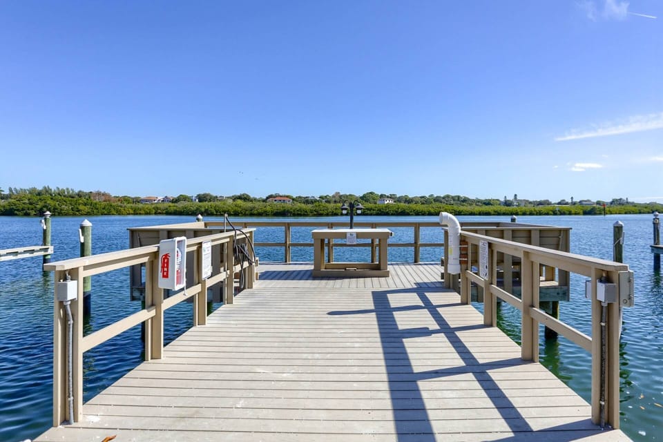 Private Fishing Dock for Guests and Residents Use