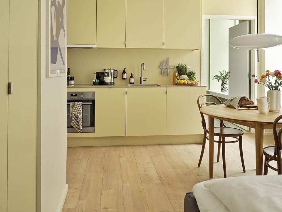 Kitchen and dining area.