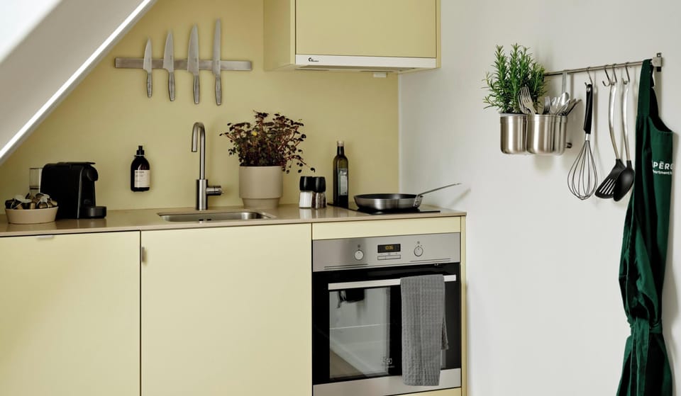 Fully equipped kitchen for you to enjoy a nice meal with family and friends.