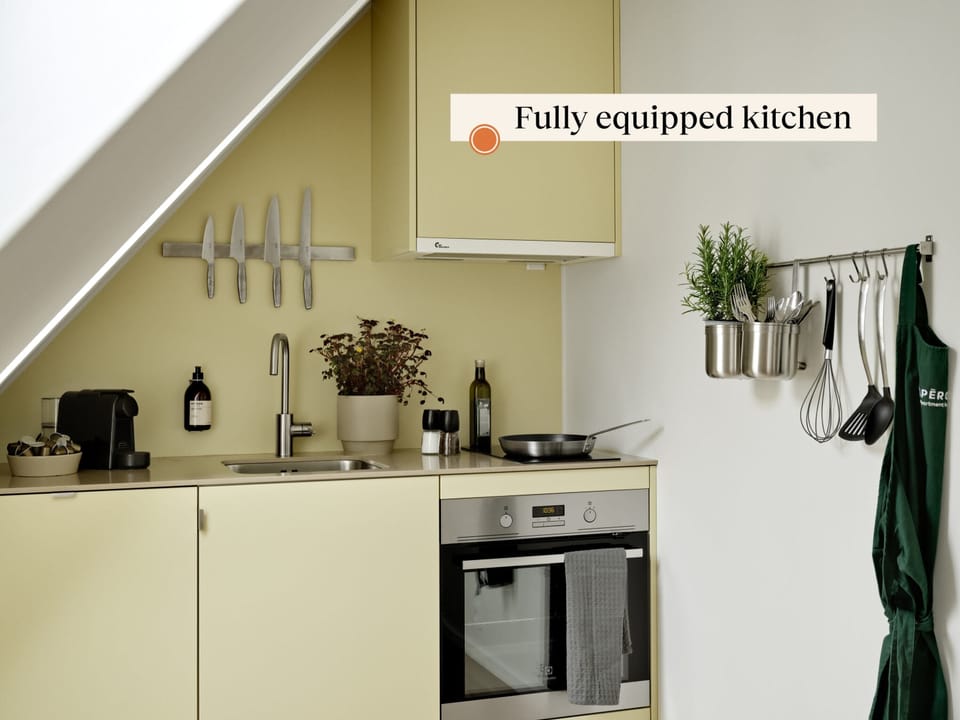 Fully equipped kitchen for you to enjoy a nice meal with family and friends.