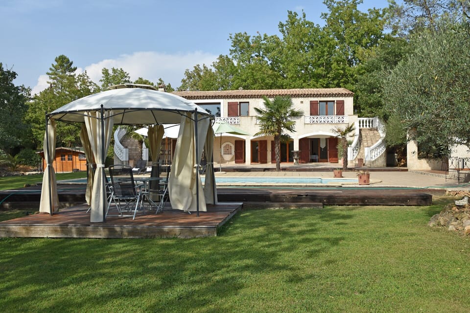 Villa | Garden