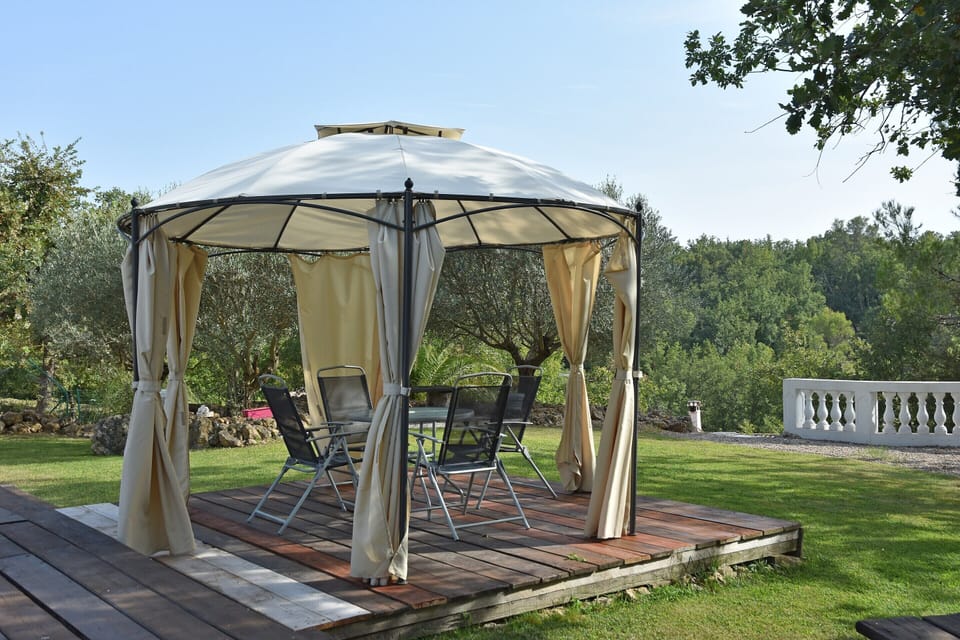 Villa | Garden