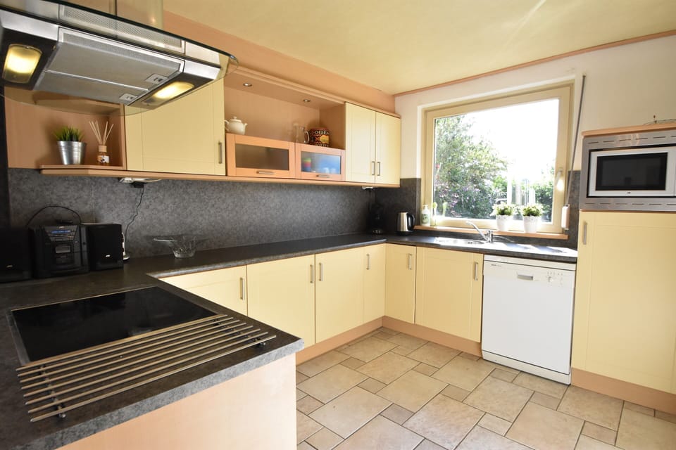 House | Private kitchen | Highchair