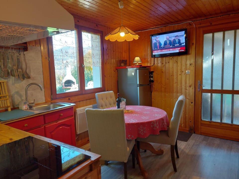 Chalet | Dining