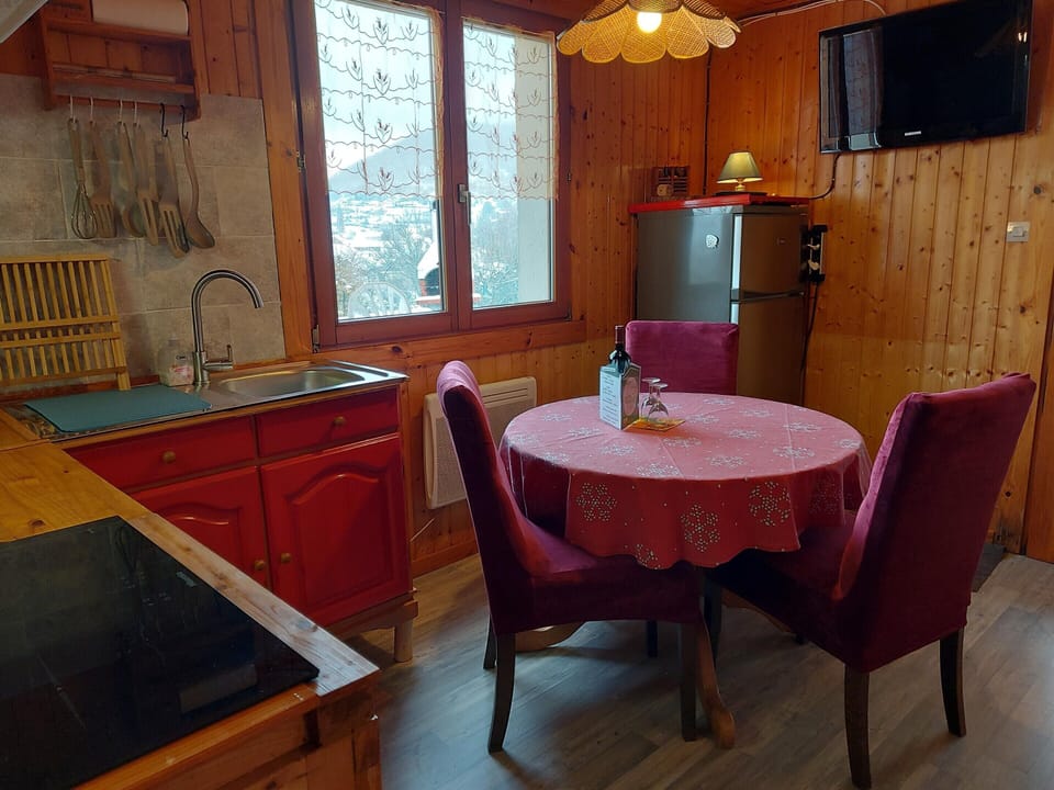Chalet | Dining