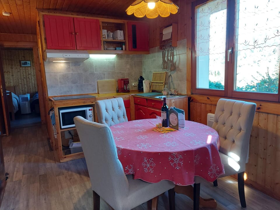 Chalet | Dining