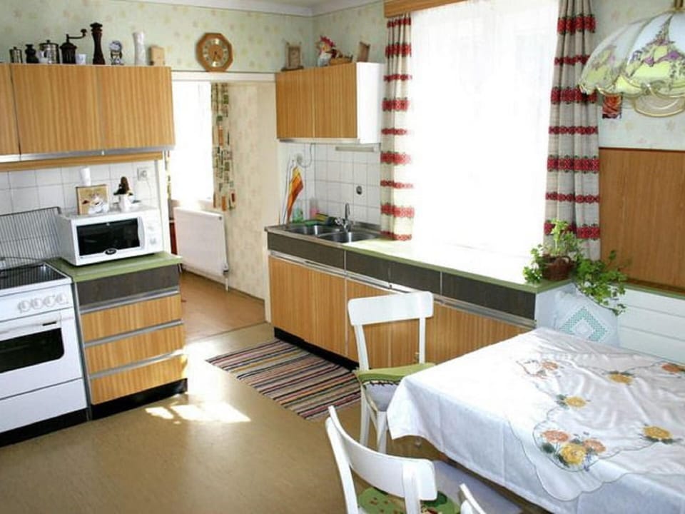 House | Private kitchen | Stovetop, coffee/tea maker, cookware/dishes/utensils