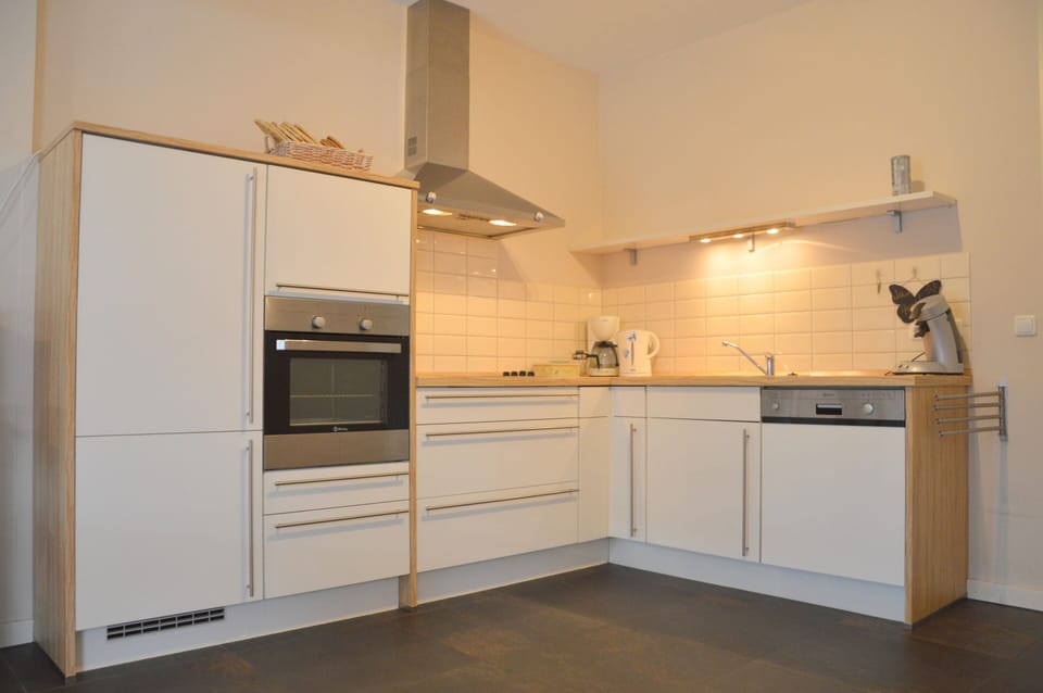 Apartment | Private kitchen | Microwave, dishwasher, coffee/tea maker, highchair