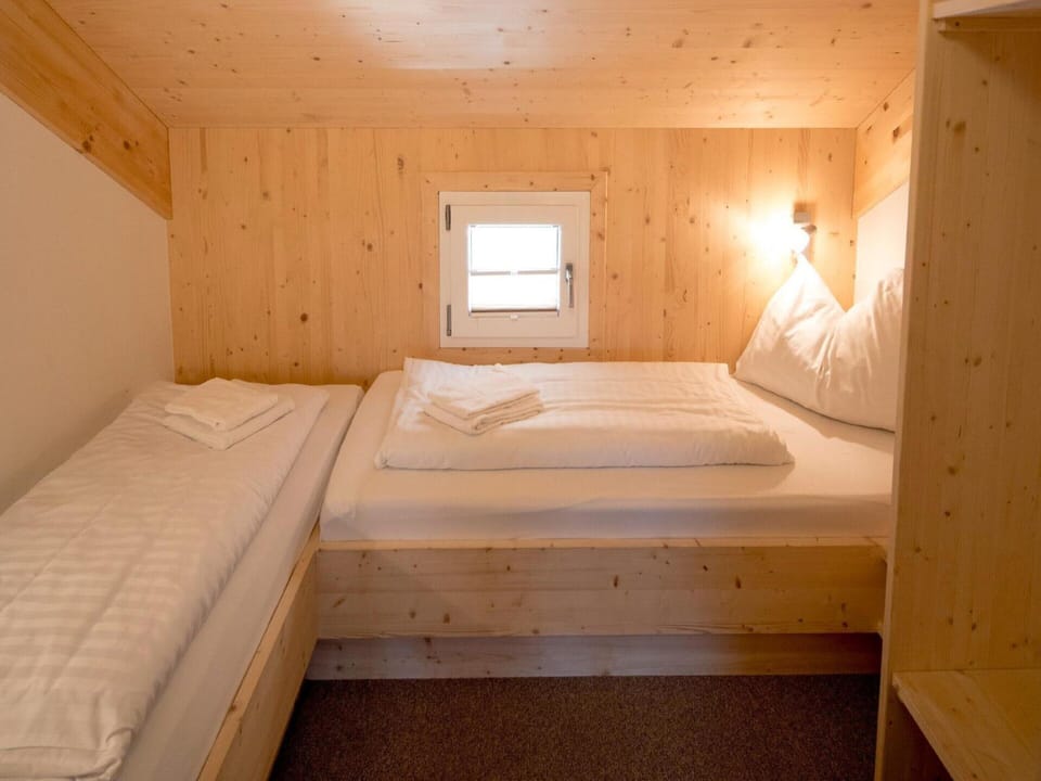 Chalet | 4 bedrooms, individually furnished, bed sheets