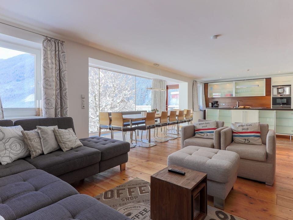 House | Living room