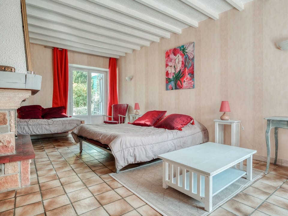 House | 3 bedrooms, individually furnished