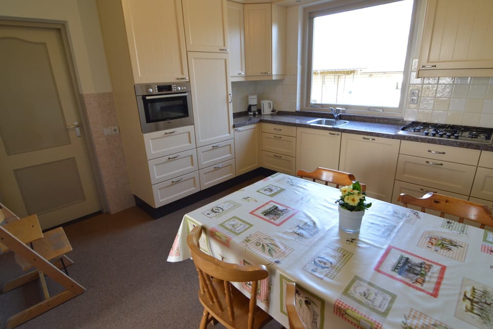 House | Private kitchen | Highchair