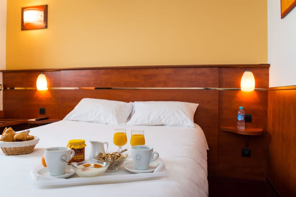 Desk, laptop workspace, soundproofing, iron/ironing board