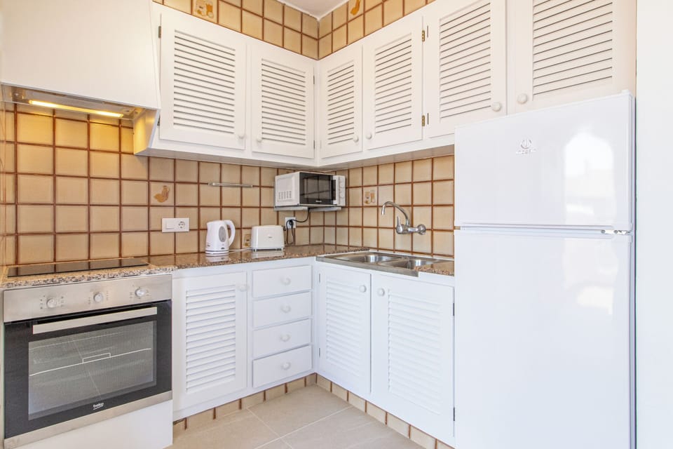 2 bedrooms, in-room safe, iron/ironing board, cribs (surcharge)