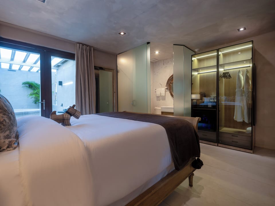 Suite (Olive Style Veranda) | 1 bedroom, Frette Italian sheets, premium bedding, down comforters