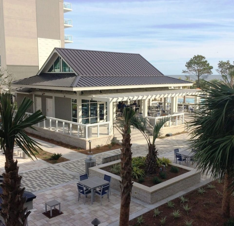 Bar and grill at neighboring Hilton property may be used by our guests!
